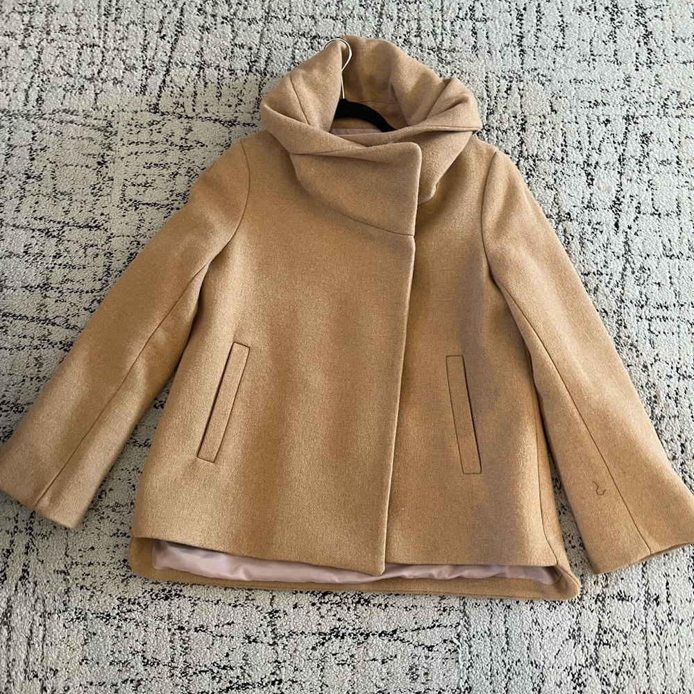 Zara cropped tan coat S